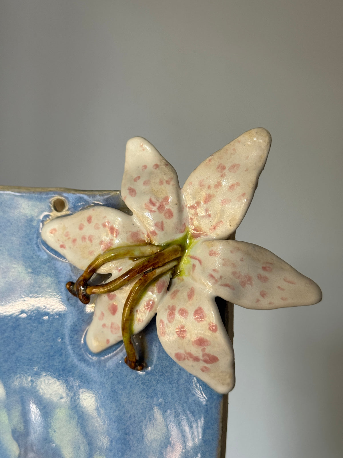 Lily Trinket Shelf