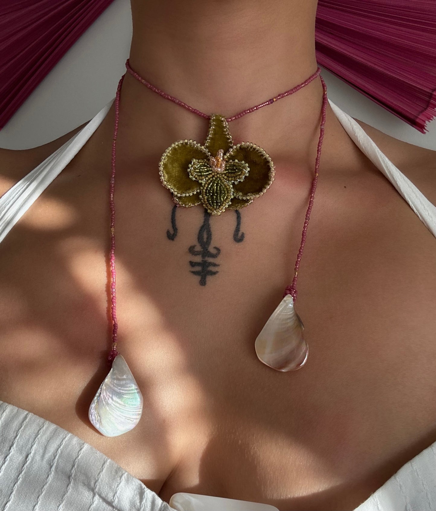 Orchids Velora – Moss with pink and gold